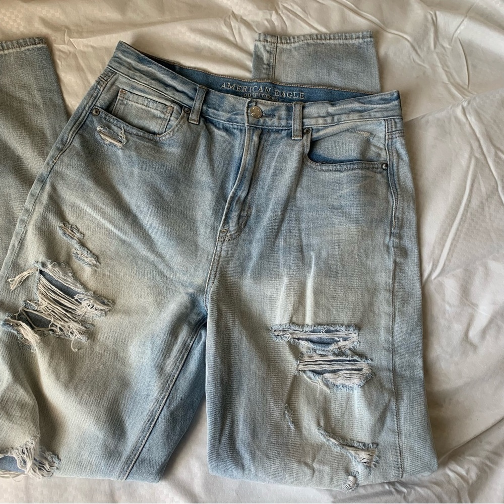 ♡ • SOLD!! American Eagle Mom Jeans | Size 10 - Picture 4 of 9